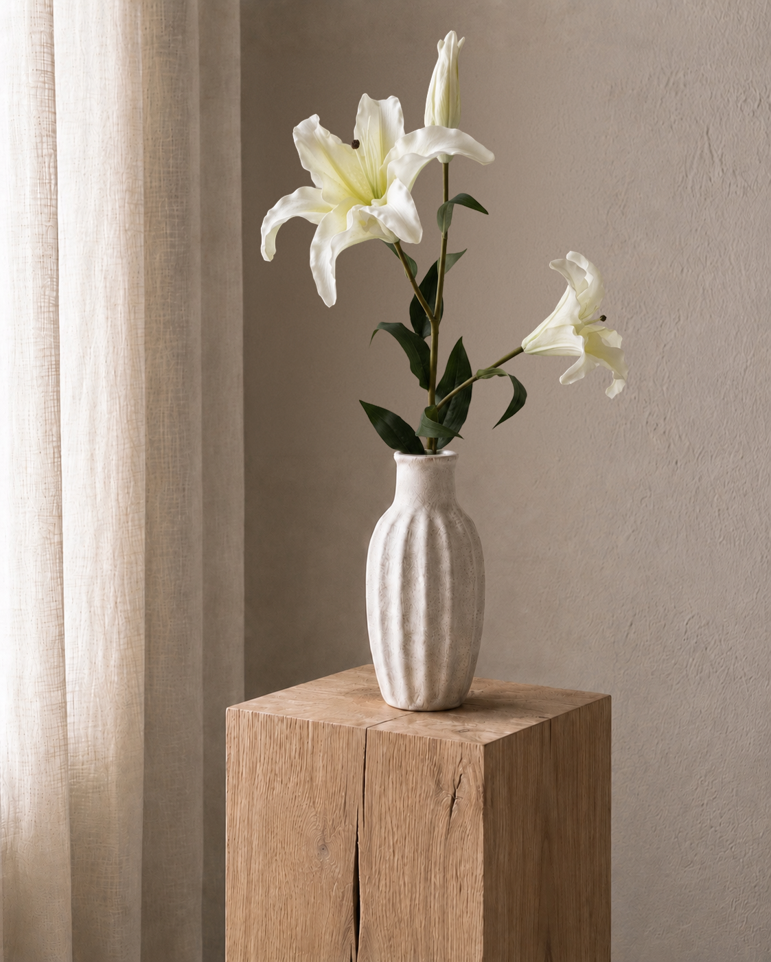 White Large Lily <br> Master Carton: 24 pcs